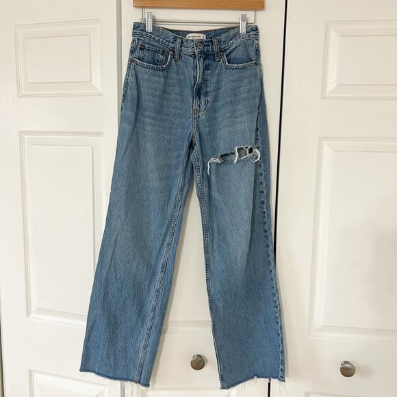 Abercrombie & Fitch The Loose High Rise Distressed Jeans Medium Wash 26/2R EUC - Picture 6 of 10